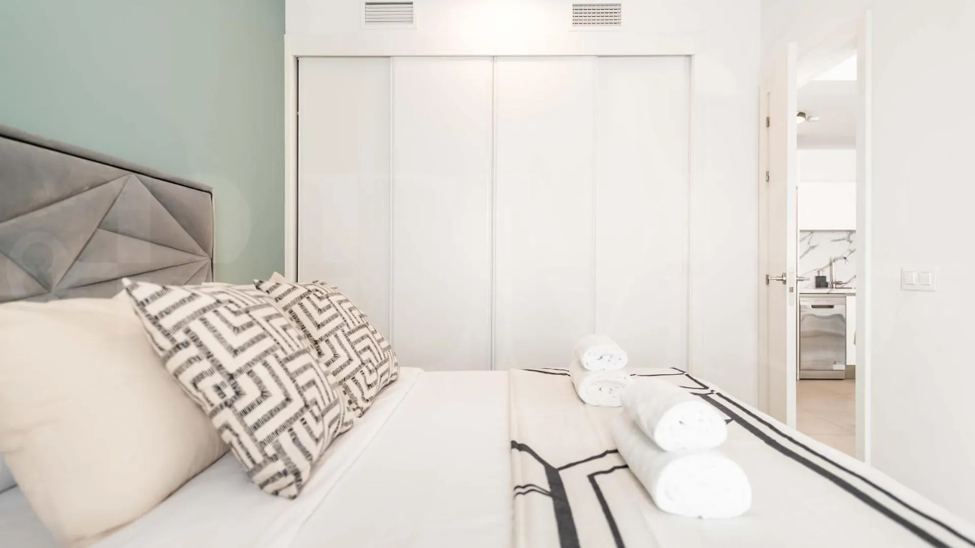 Urban Duplex With Terrace Near The Center By Rems Apartman Málaga